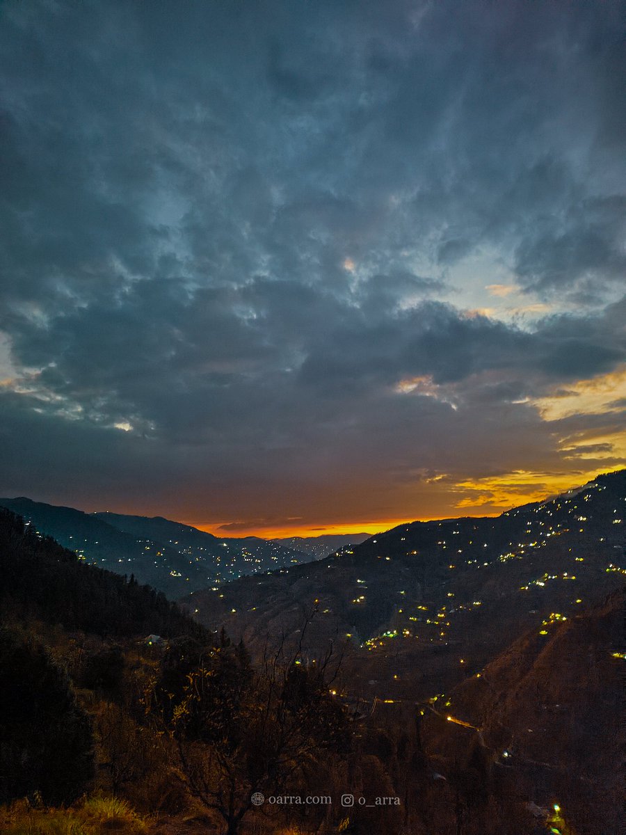 O_arra_'s tweet photo. "Golden hour is my happy hour"
#sunset #shimla #december #HimachalPradesh #Himachal #Outdoors #beautiful #x60proplus #clouds #evening https://t.co/FnvnNkJPlz