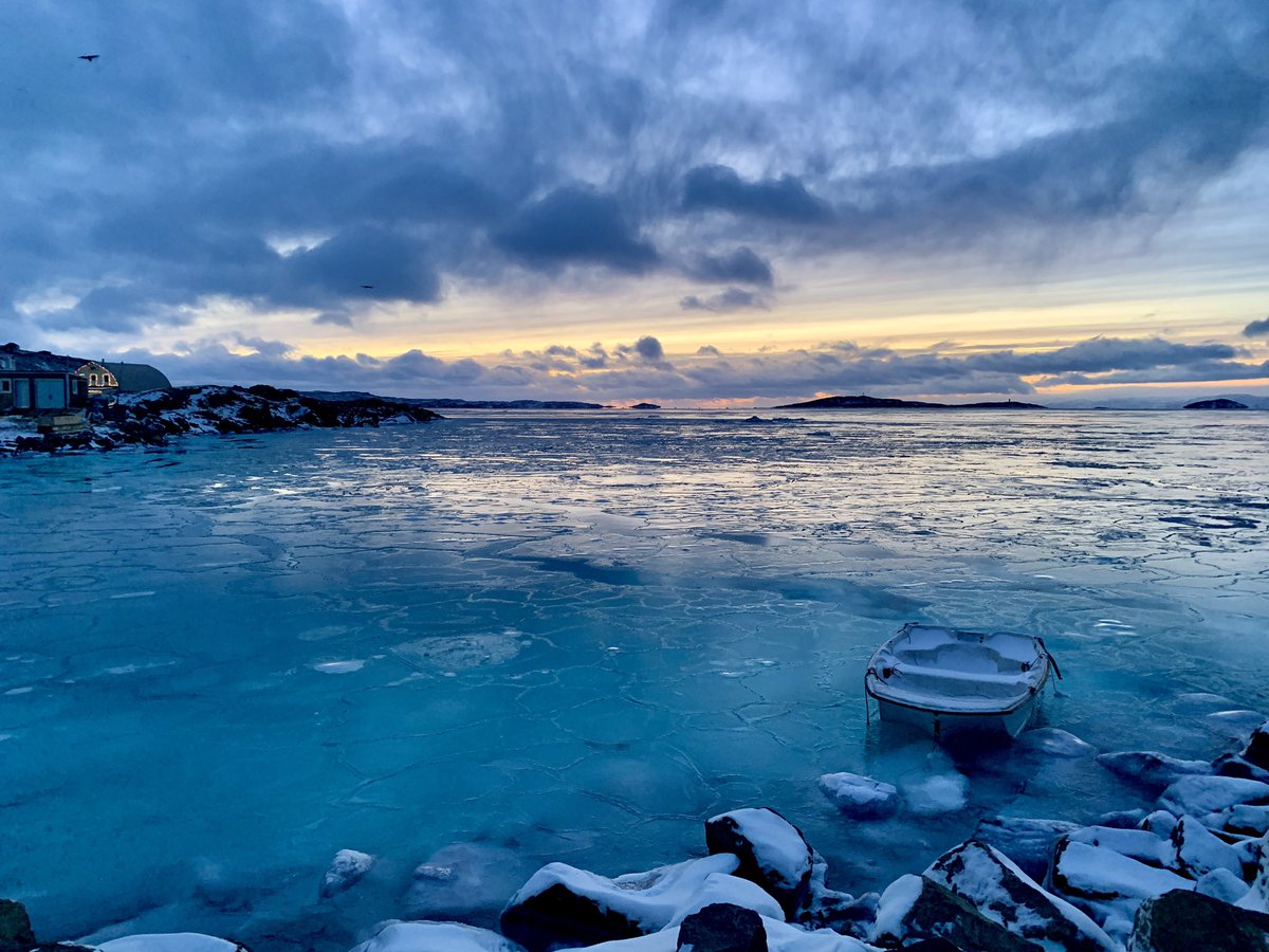 FrankReardon1's tweet photo. Good morning (08:15) from #Iqaluit #Nunavut at high tide on DEC.6.2021 Have a good week everyone 😀 #ShareYourWeather #ArcticViews @MurphTWN https://t.co/A6spOM48Sg