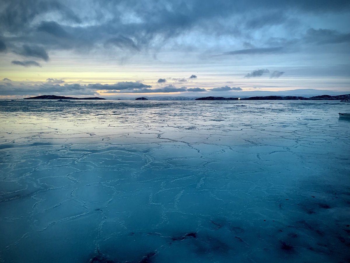 FrankReardon1's tweet photo. Good morning (08:15) from #Iqaluit #Nunavut at high tide on DEC.6.2021 Have a good week everyone 😀 #ShareYourWeather #ArcticViews @MurphTWN https://t.co/A6spOM48Sg