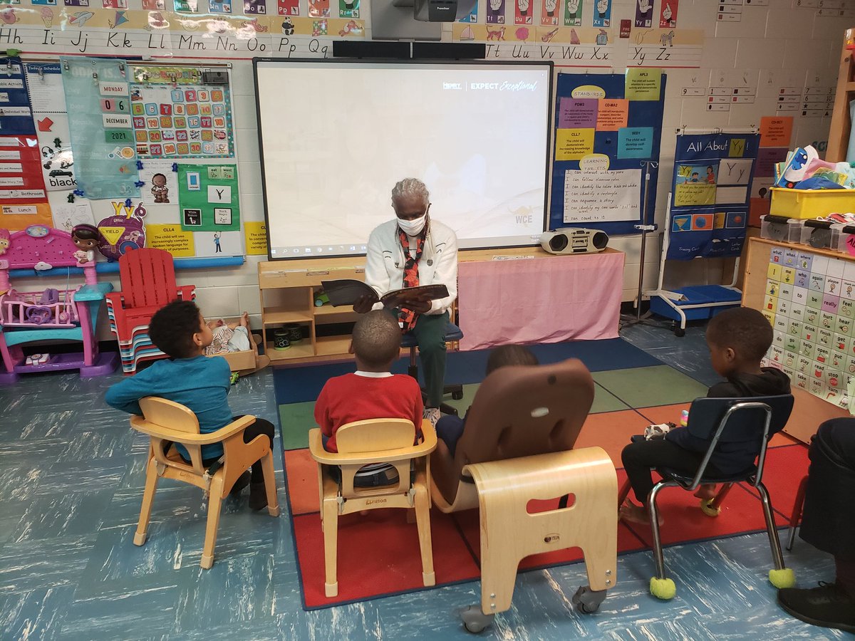 ExhaustedMommy's tweet photo. Reviewing our feelings during storytime with Mrs McCall #PreschoolLearningHCS @WCE_HCS @ShandraSupports @erinsears79 @Tamikaknighton https://t.co/vjDrL83ZEG