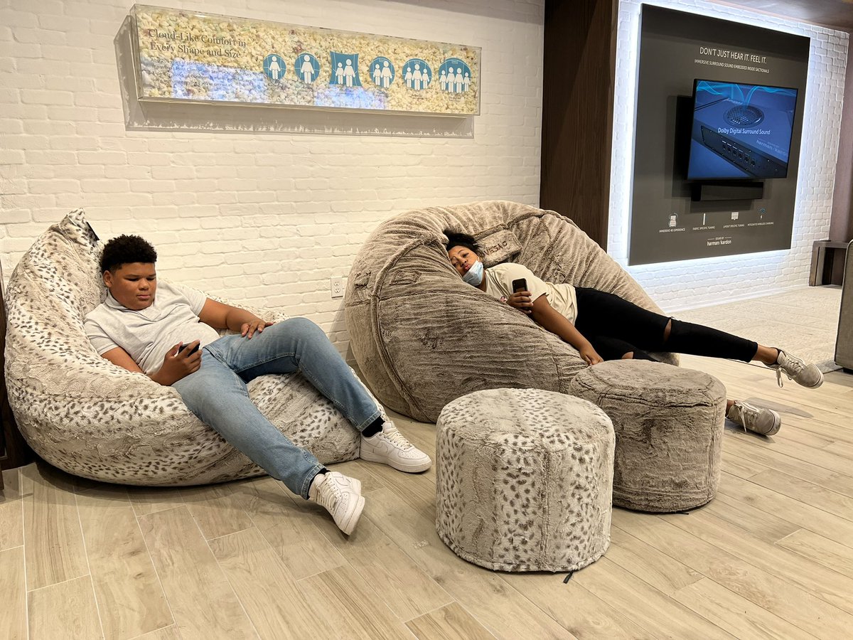 Hope_Means1's tweet photo. How I’m feeling about it being Monday! @Lovesac #Twins #Josh #Kaysen @80sBabyJk https://t.co/K0o1fQhZJP