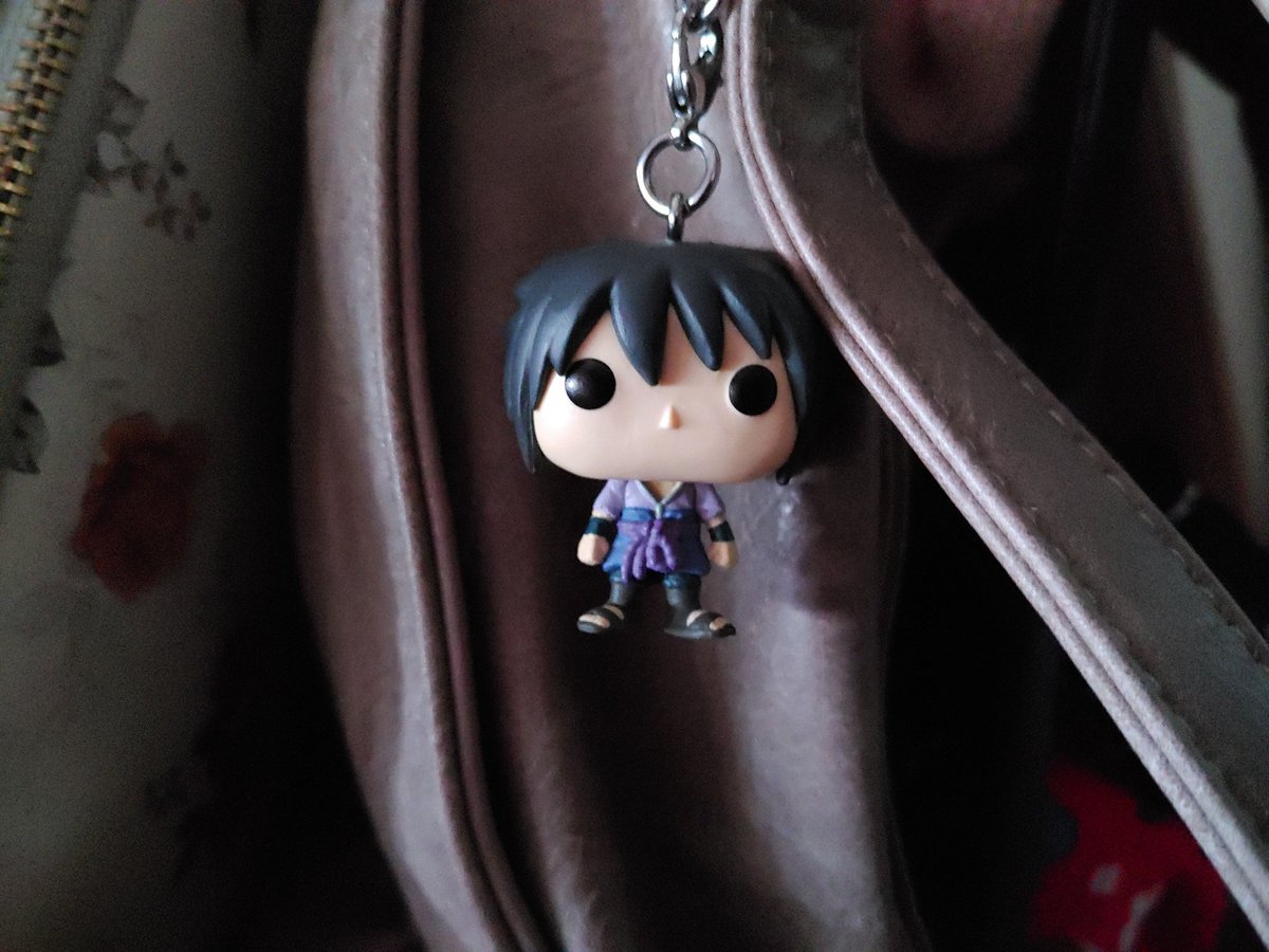 When you're sick and can barely move but at least you have a tiny new Sasuke keychain to cheer you up. He's so CUTE and WIDDLE😂