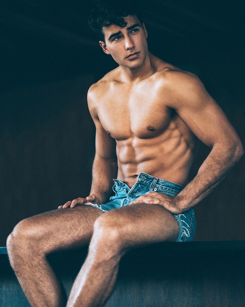 AmenEverytime's tweet photo. Nic Palladino by Brian Jamie ✨ #NicPalladino #Photography #BrianJamie @brianjami #MondayMemories #ManOfTheDay https://t.co/jmgZOiCNxq