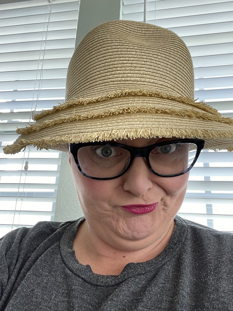 DashikiDiva's tweet photo. Morning all! Let's see how many times today the "Are you for reals?!" face gets to make an appearance. Just another day #InTexas https://t.co/uuK1KG7YiH