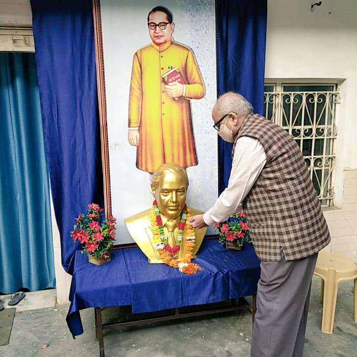 igmrihapur's tweet photo. IGMRI, Hapur Staff payed floral tributes to principal architect of Indian Constitution Dr. B. R. Ambedkar on Mahaparinirvan Diwas. 
#AmritMahotsav #IGMRI @fooddeptgoi @PIBConsumerFood https://t.co/95isc4jGh0
