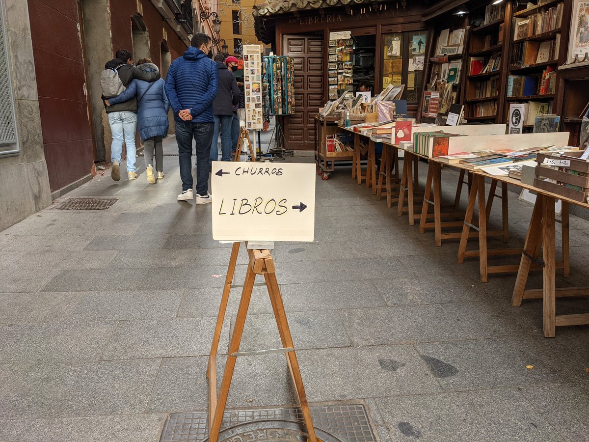 lapiedrarosetta's tweet photo. Dilema https://t.co/Sy1MX7rzFb