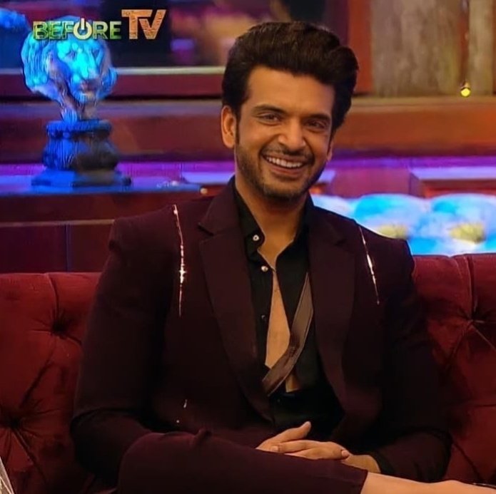 ItsRubiology's tweet photo. BIGGEST BATTLE ON TWITTER

Who is the Strongest Male Of #BB15 ?

Retweet 🔁 For #UmarRiaz 

Like ❤ For #KaranKundrra https://t.co/pXRpWkU3Pp