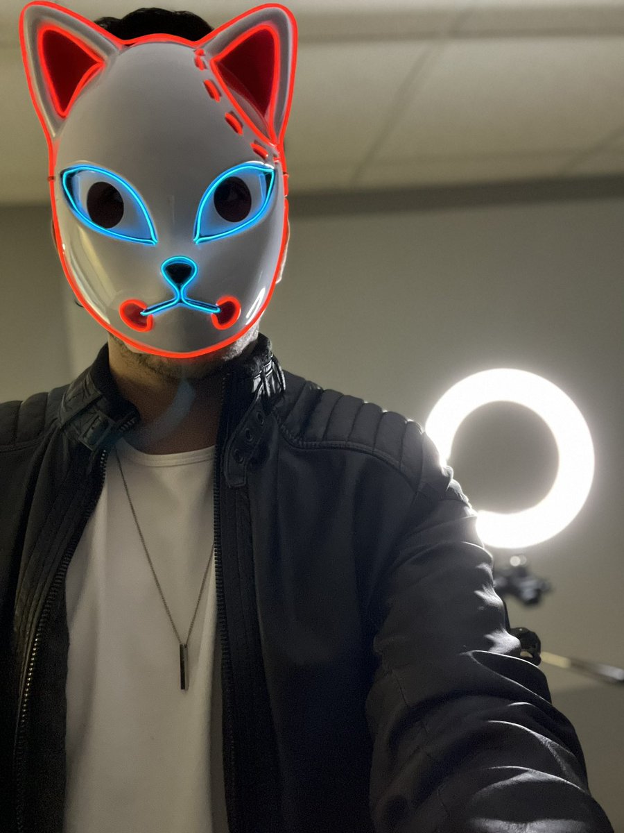 Fusion_Nfts's tweet photo. Early bird! 🐦🪱. At the studio. Let’s create some Art @DanyMaxwell ! #Nft #nftworld #nftcollector #NFTCommmunity #FusionNFTS #OpenSeaNFT https://t.co/NMIZ3XpejS