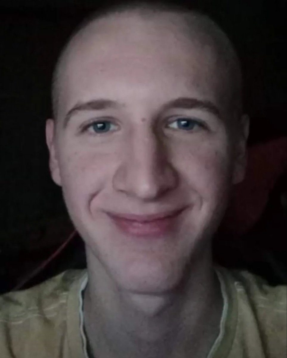 TheRealKrempi's tweet photo. Twitter‼️Treamo vašu pomoć! Ovo je moj prijatelj Darijan i ima rak penisa.😔😔 Pa bi volio da donirate lajkove da bi darjan mogo dobit novog pišu.🥳💋 https://t.co/RoyHlHdJ5w