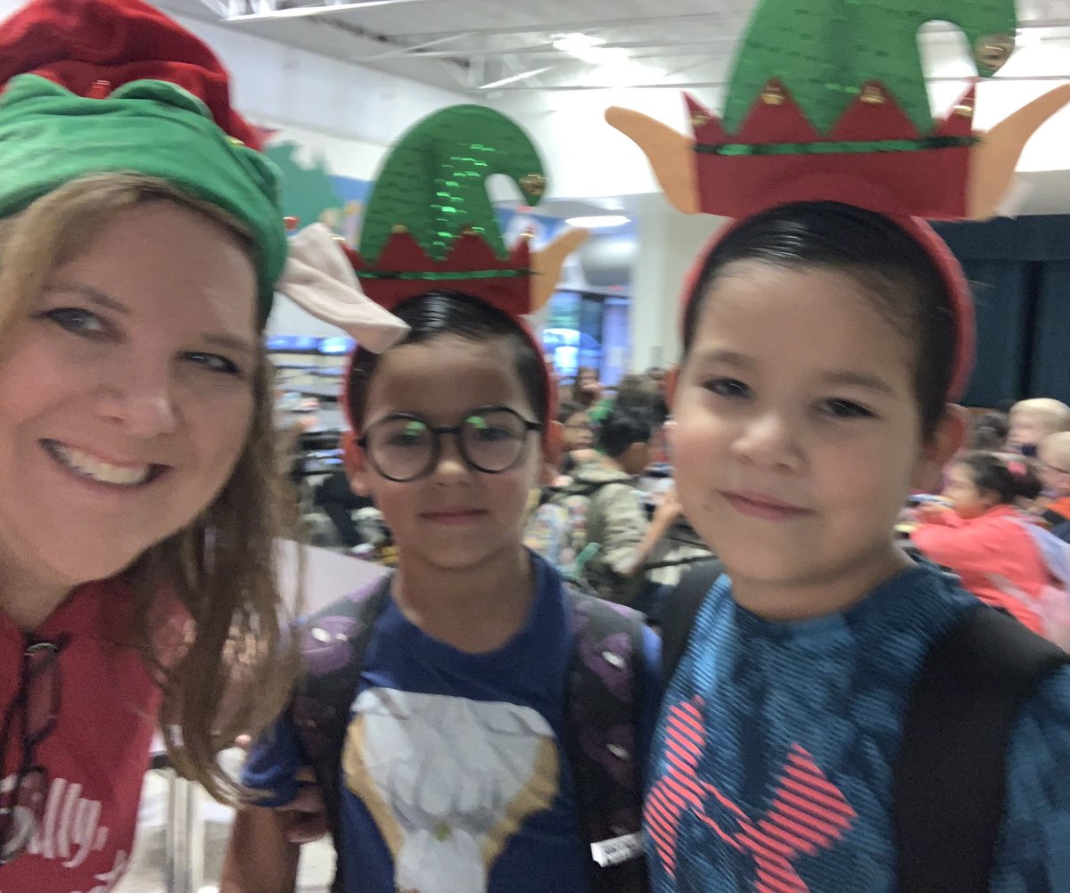 DianeBurkeRead's tweet photo. It’s a great day to be an Oaks Owl!  Look at these elves and reindeer I found at breakfast today!  @HumbleISD_OE #LoveDressUpDays https://t.co/4wSloKxNvk