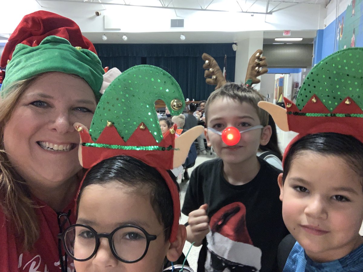 DianeBurkeRead's tweet photo. It’s a great day to be an Oaks Owl!  Look at these elves and reindeer I found at breakfast today!  @HumbleISD_OE #LoveDressUpDays https://t.co/4wSloKxNvk