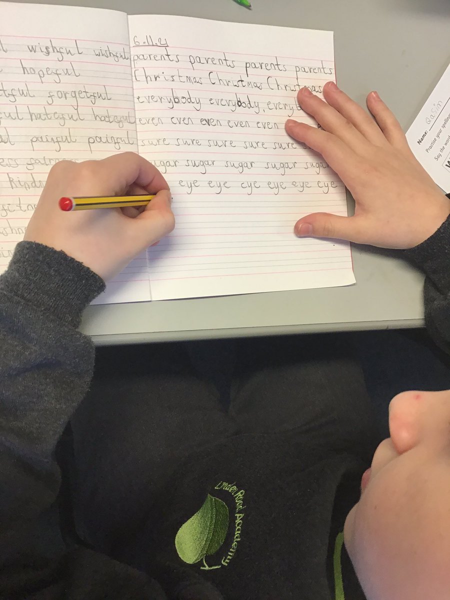 LindenRDPoplar's tweet image. Developing our handwriting. 
#LindenEnglish #Handwriting @LindenRoad
