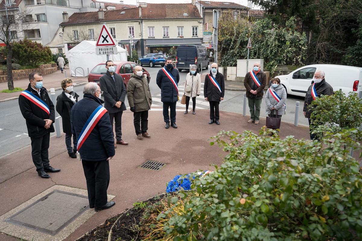 LHay_les_Roses's tweet photo. [JOURNÉE NATIONALE DE LA LAÏCITÉ]
Le Conseil Municipal procédera à la commémoration de la Journée nationale de la laïcité, le jeudi 9 décembre à 11h45 avenue Aristide Briand (devant ORPI).

Une retransmission aura lieu en direct sur Facebook Live. https://t.co/ezFMdeEOZi