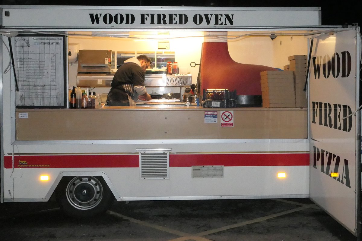 SullyClub's tweet image. Great Pizzas at Sully Sports and Social Club.

The Artisan Cook has a pitch in our car park every Wednesday, Thursday, Friday, and Saturday, selling takeaway, wood-fired pizzas.

Mobile - 07895 092875
Email - info@theartisancook.co.uk
theartisancook.co.uk