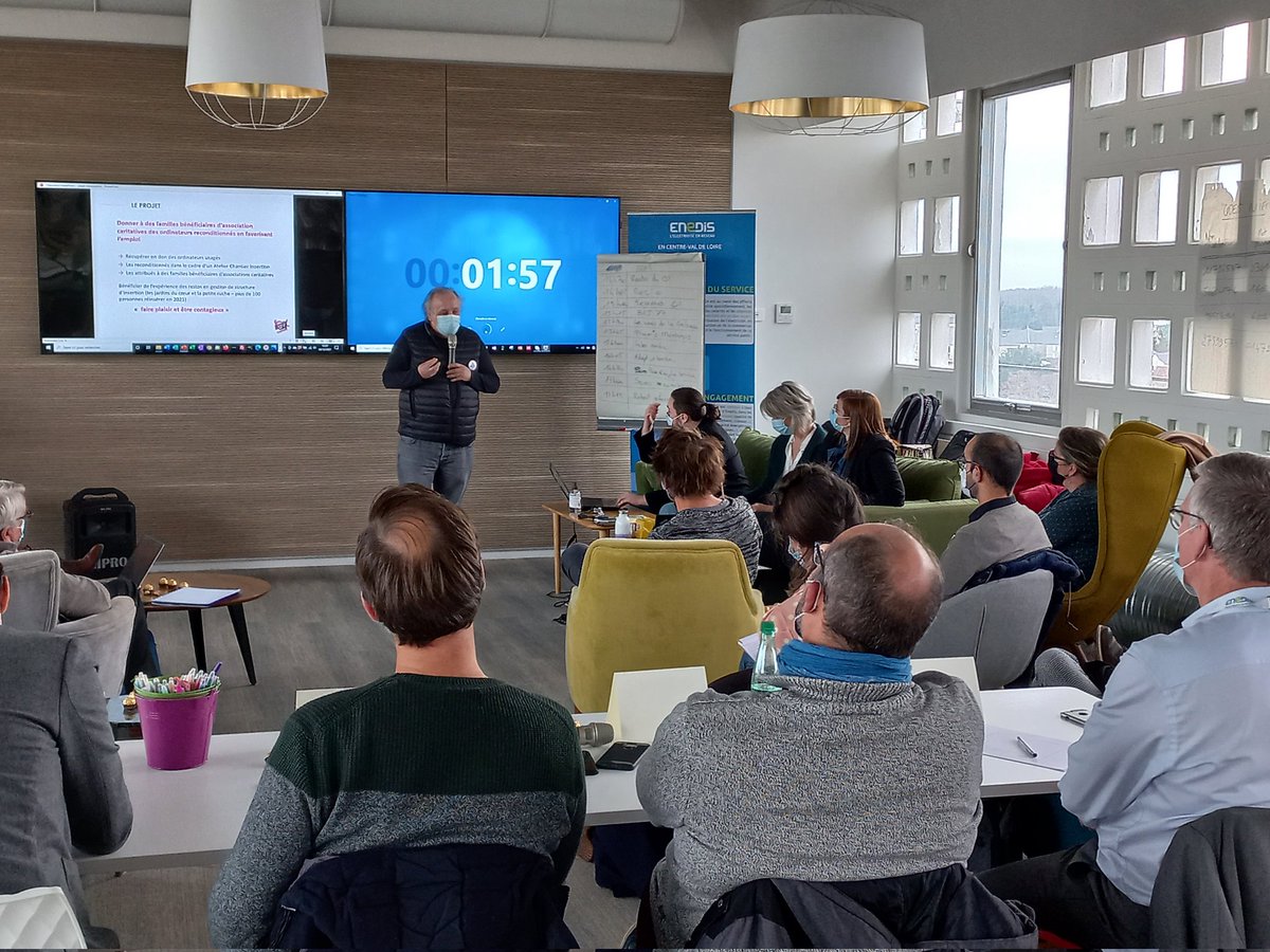 [Opération Coup de Pouce #Numerique 💡]
🎤 Coup d'envoi des pitchs des associations sélectionnées pour présenter leurs projets d'#inclusion #numérique au jury d'<a href="/enedis_centre/">Enedis en Centre-Val de Loire</a> et <a href="/hublo_cvl/">Hub-Lo en Centre-Val de Loire</a>

➡️ A la fin de la journée, vous découvrirez les entreprises gagnantes de l'opération.🏆