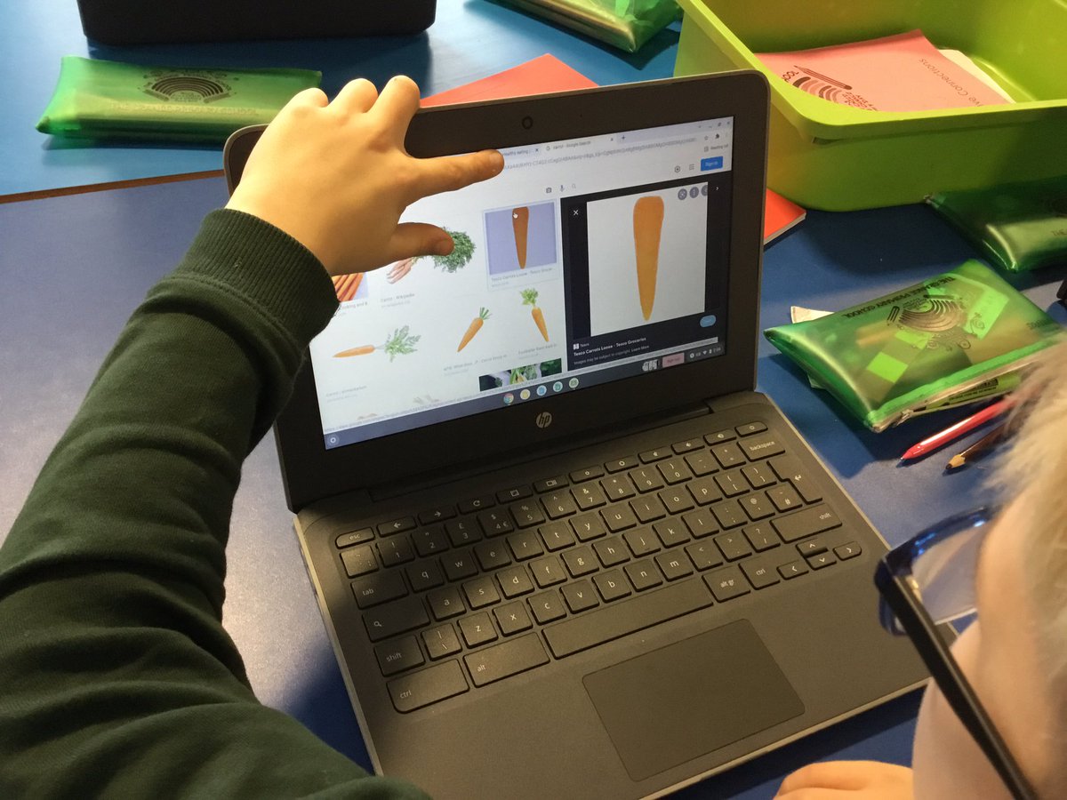 TGPS_NorthLincs's tweet photo. Year 4 are using their DT knowledge to create a meal that uses ingredients from the 5 food groups. The children are using computer skills to copy and paste images of food onto their plates. ##TGPSDT #TGPSPSHE #TGPSComputing #TGPSPE https://t.co/gDoLguSVZE