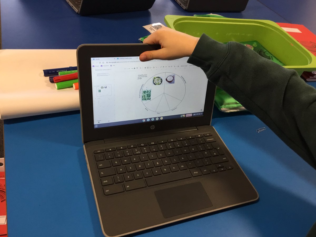 TGPS_NorthLincs's tweet photo. Year 4 are using their DT knowledge to create a meal that uses ingredients from the 5 food groups. The children are using computer skills to copy and paste images of food onto their plates. ##TGPSDT #TGPSPSHE #TGPSComputing #TGPSPE https://t.co/gDoLguSVZE