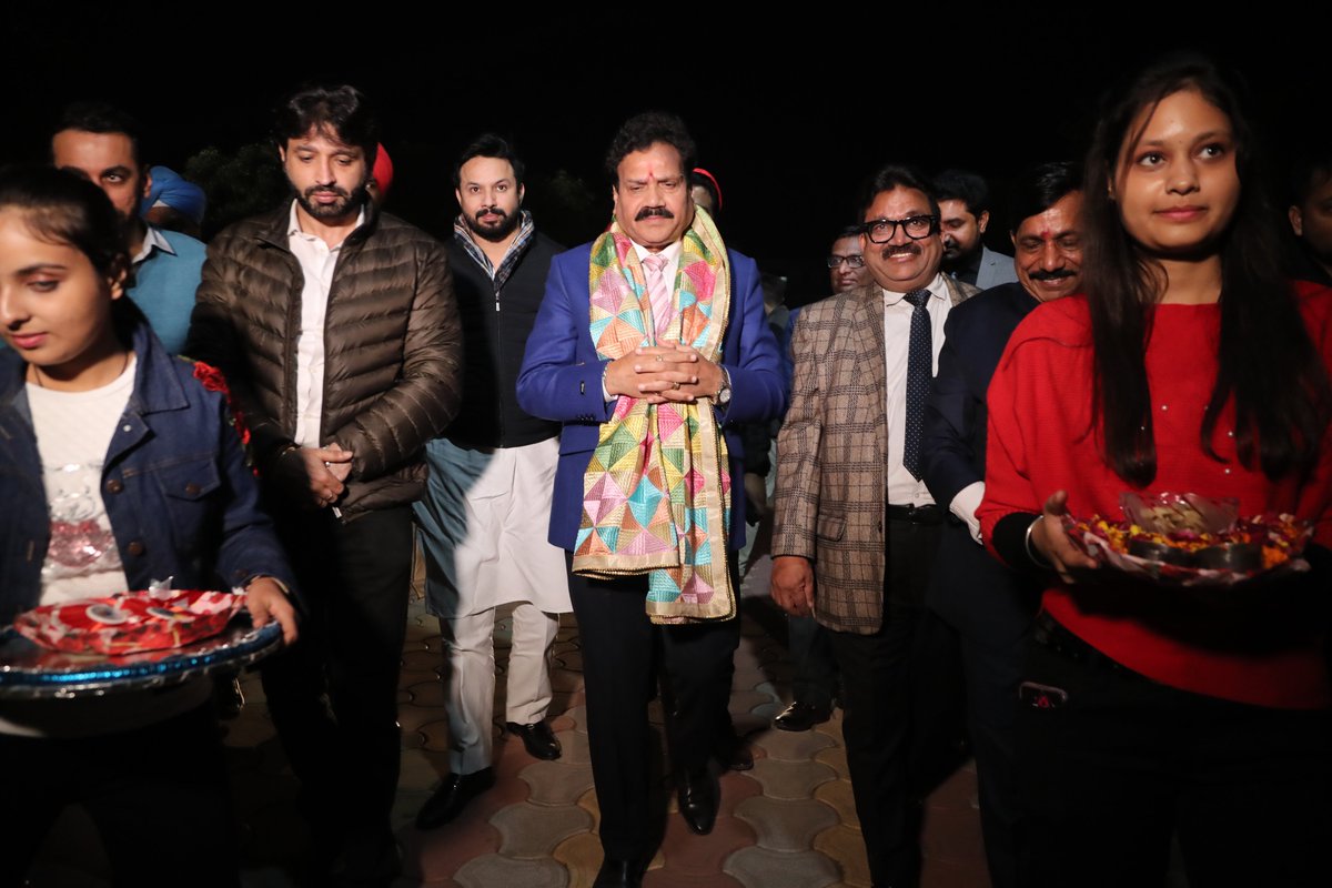 svietofficial's tweet image. We felt highly delight with the gracious presence of Hon&apos;ble Chief Guest Mr. Raj Kumar Verka, Cabinet Minister of Punjab on the occasion of Parichay Freshers&apos; Party 2k21. Let&apos;s have some glimpses from our #FreshersParty2021 #parichay2021 #Sviet  #freshers2021 #ChiefGuest