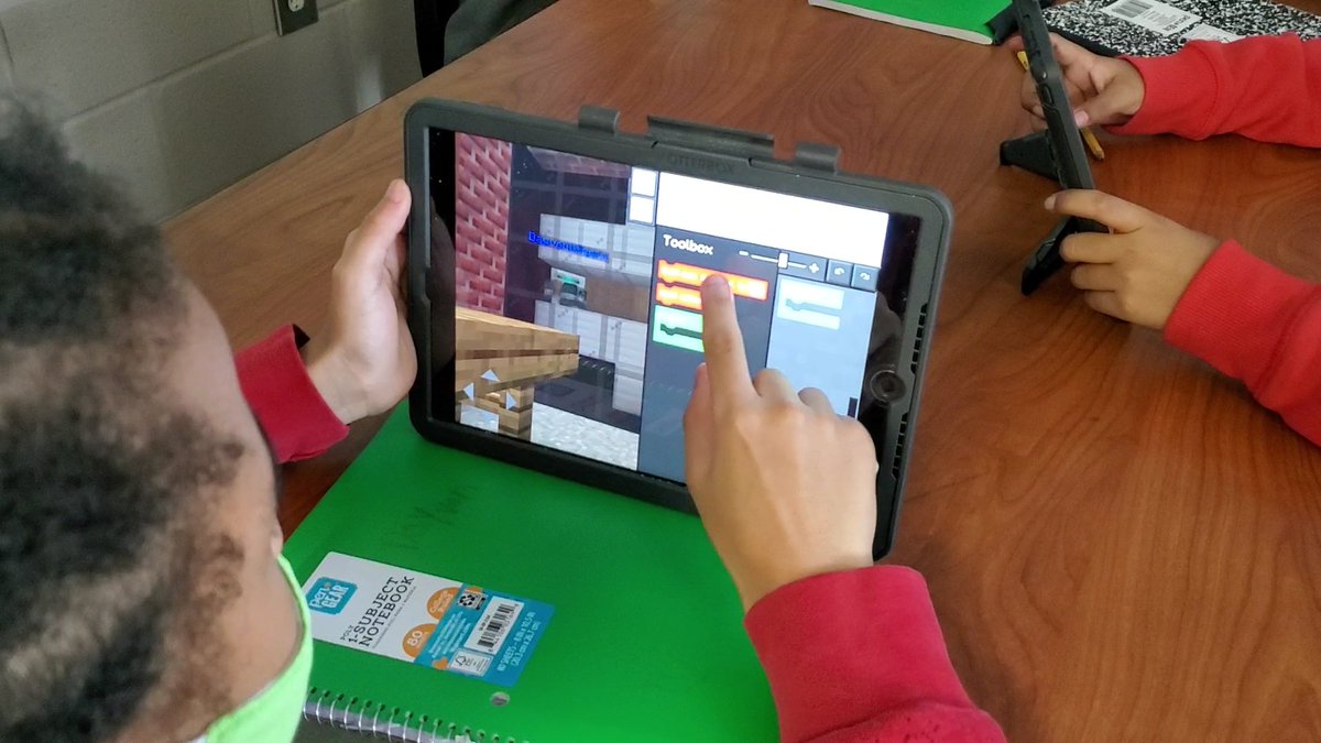 MichaelLeeTeach's tweet photo. Our 5th graders participating in Minecraft Hour of Code in celebration of Computer Science Week.
@PlayCraftLearn
@CobbInTech 
@MabletonSteam 
@MabletonES 
@STEMcobb 
#ultimatelearningexperiance https://t.co/zXMEGFUv2d