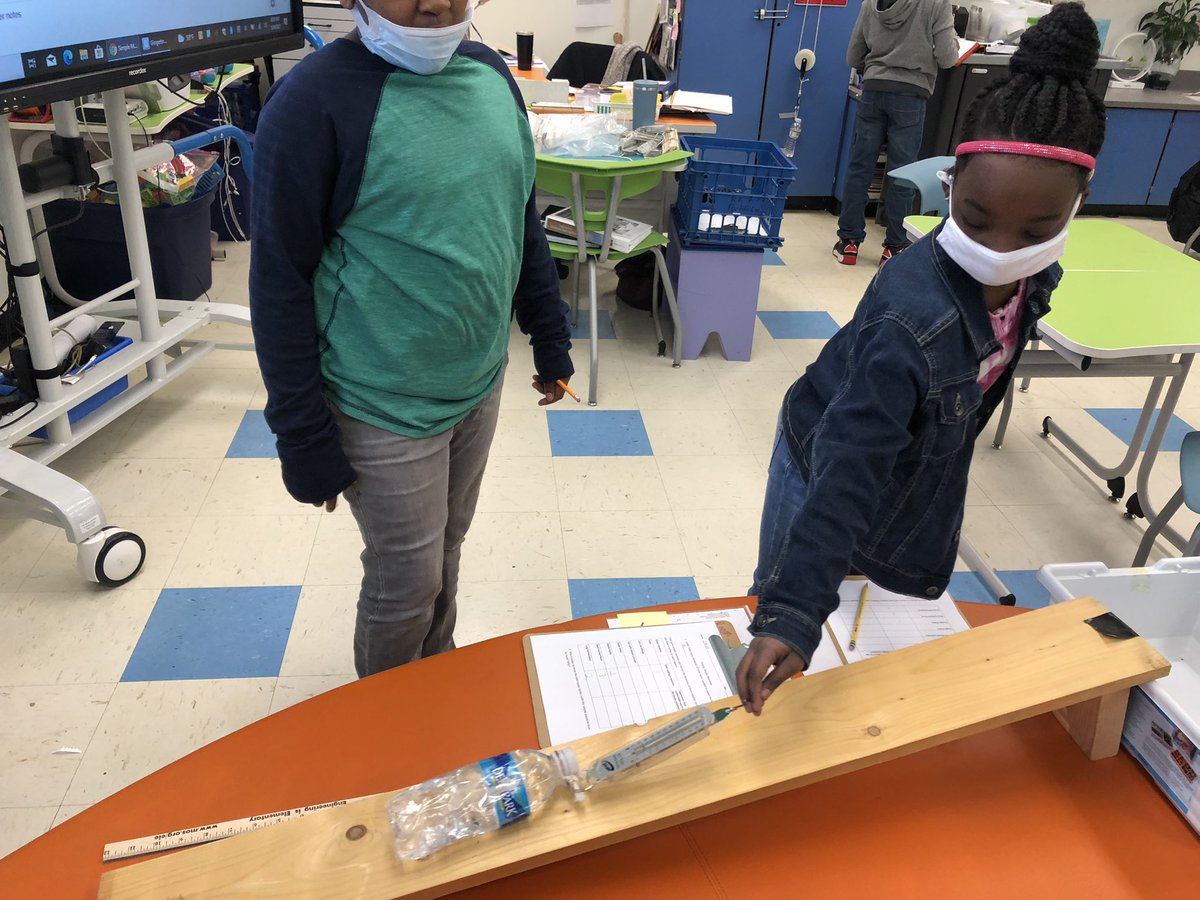 5th grade experiments with simple machines to see how they make work easier. @EiE_org <a href="/DionneSturdiva1/">Dionne Sturdivant</a> <a href="/janfirst/">Janice Rickey</a>