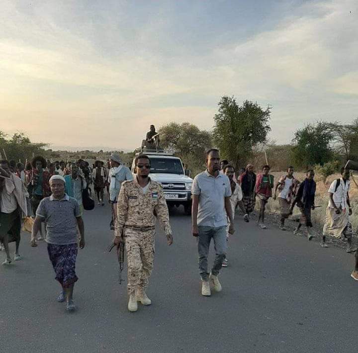 Tahir_A_Ebrahim's tweet photo. #Pride
#Afar_Special_Force entering the city #Bati after the defeat of #TPLF  &amp; #shine forces.
#EthiopiaPrevails https://t.co/OG3PqInWMI
