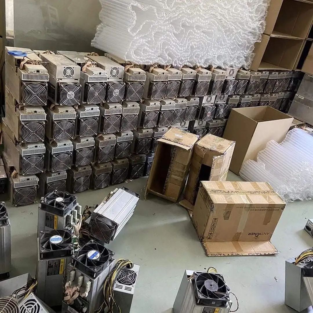 GlobalMiner's tweet photo. In Stock: Best most profitable crypto miner available. Visit https://t.co/9IE8Nuj0Rc to place an order.

#cryptomininghardware #bitcoinminingworldwide #bitcoinminingmachine #globalminershop #globalminer #asicminer #bitcoinmining https://t.co/WHMR7dIB0s