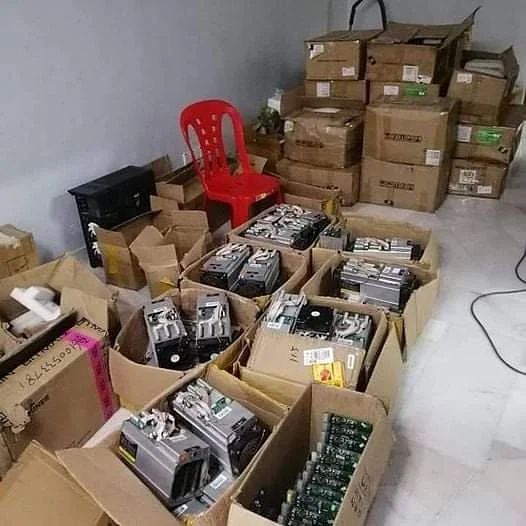 GlobalMiner's tweet photo. In Stock: Best most profitable crypto miner available. Visit https://t.co/9IE8Nuj0Rc to place an order.

#cryptomininghardware #bitcoinminingworldwide #bitcoinminingmachine #globalminershop #globalminer #asicminer #bitcoinmining https://t.co/WHMR7dIB0s