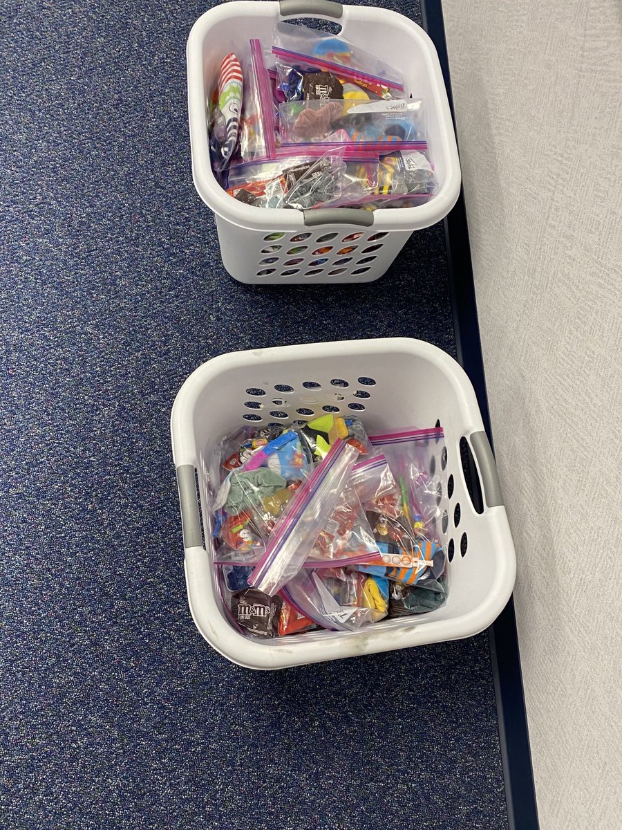 Vaughan students building stocking stuffer bags for Allen Community Outreach!! #VaughanVikings