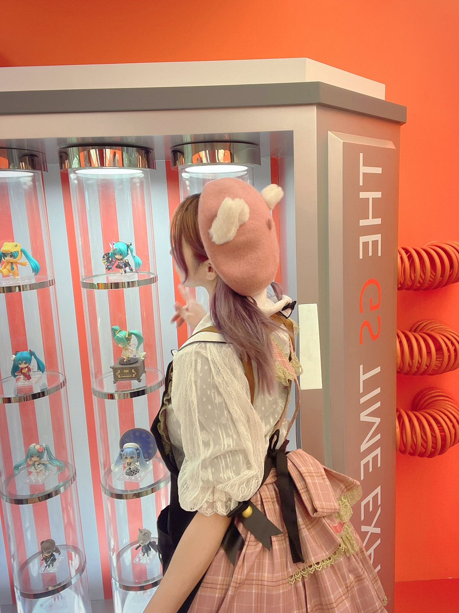 ゴッドスマイルで1日店長お勤めさせていただきました〜
ミクちゃんかわいいよ💕楽しい一日でした〜 https://t.co/cYgsEV4Ccl