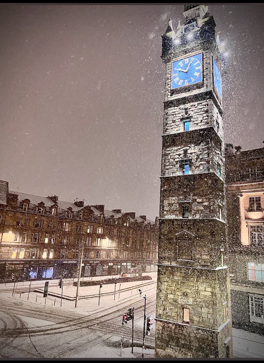 saudiinscotland's tweet photo. #عاجل❄️⛄️ : #تحذير من قرب وصول العاصفة الجوية بارا إلى #بريطانيا UKخلال أيام مصطحبه برياح تصل سرعتها لنحو 70 ميلًا في الساعة وسوف تكون محمله بالامطار وثلوج كثيفة بعمق 10 سم
#مبتعث_اسكتلندا #جلاسكو https://t.co/osNFix5rgn