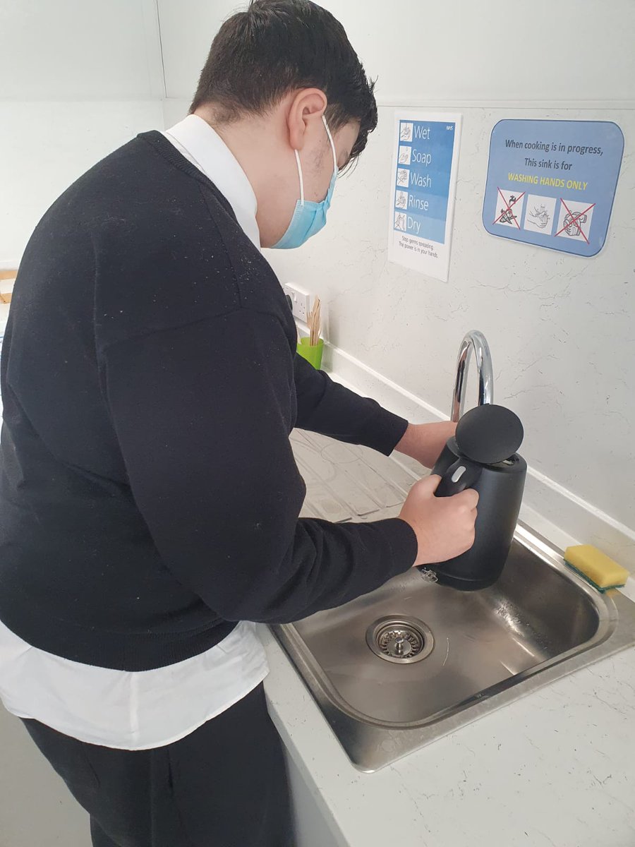 Cantonian_Base's tweet image. KS4 enjoyed their independent skills session with @MrsLDale last week ☕ well done everyone #accessbase #skillsforlife #independeneskills #cantonianhigh