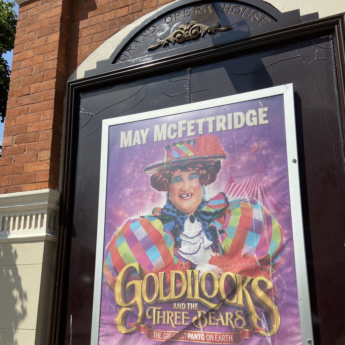 GoldenMileBel's tweet photo. Is it even Christmas without a trip to @gohbelfast?⭐ 
Goldilocks and the Three Bears is running until 9th January, check it out here ➡️ https://t.co/Xs5eefkMNE #WalkTheGoldenMile https://t.co/gKeEZxz7Tx
