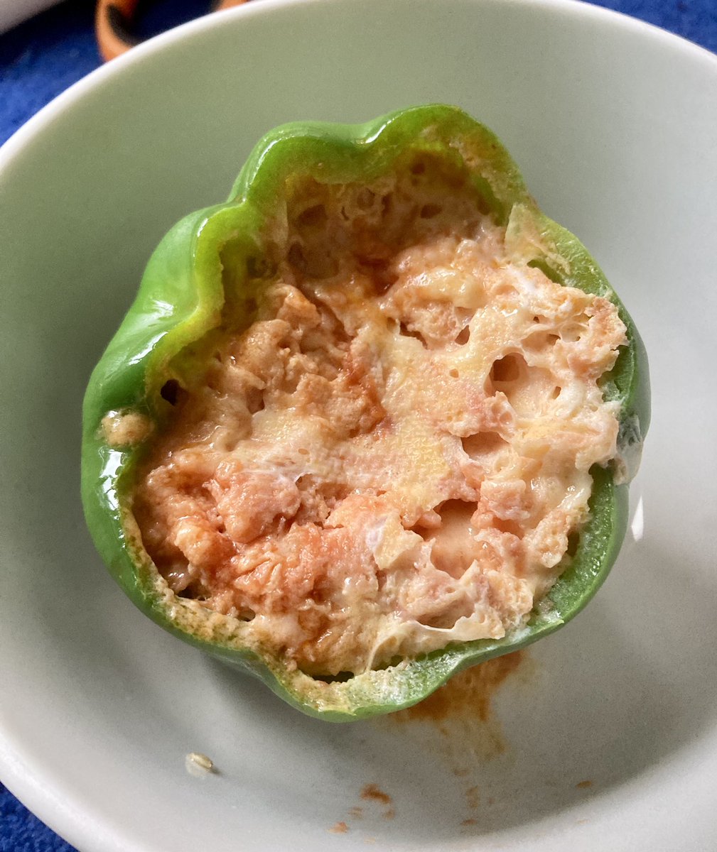 TheFashionRecy1's tweet photo. #inventiontest time when your cupboard is bare and you’re on a #ketodiet 😁😁😋😋

#mondaylunch #Lunchtime #ketojourney #weightloss #TradWifeLife #SideHustlerLife https://t.co/Ps0VjmCaBn