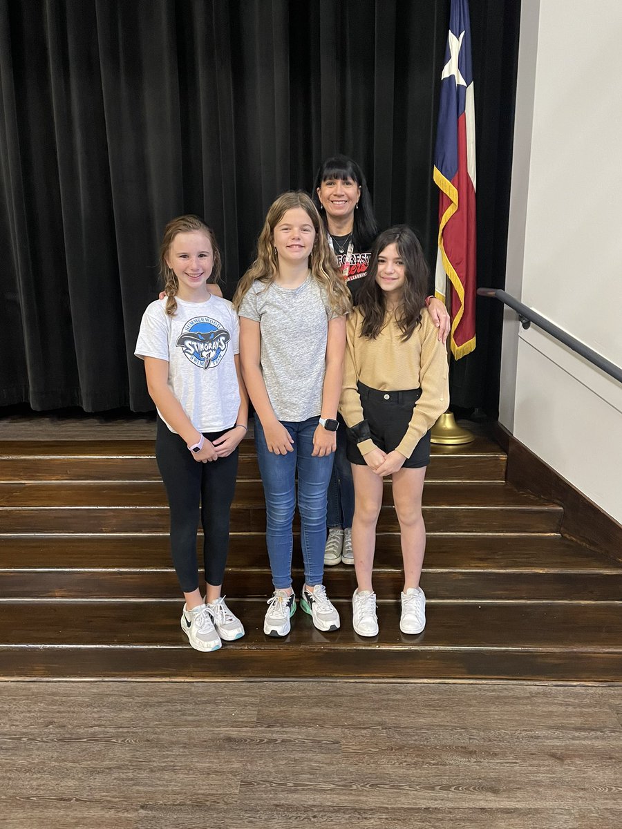 mrsemmite's tweet photo. Our future @HumbleISD_WLMS wolves are excited to go visit the middle school today!! @HumbleISD @Humbleisd_pfe @humbleisd_cbs #GameOnForLearning #LightTheWay #SELBuildingPOG #SchoolCounseling #ASCA #ElementaryCounseling https://t.co/vgu93fpJY0