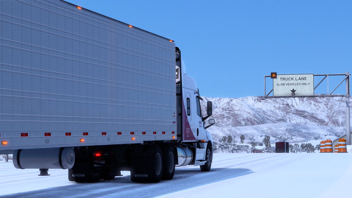 SimMatthewCA's tweet image. Make sure to take care and slow down after a heavy snowfall! Deliveries are always better at the receiver, not the ditch!