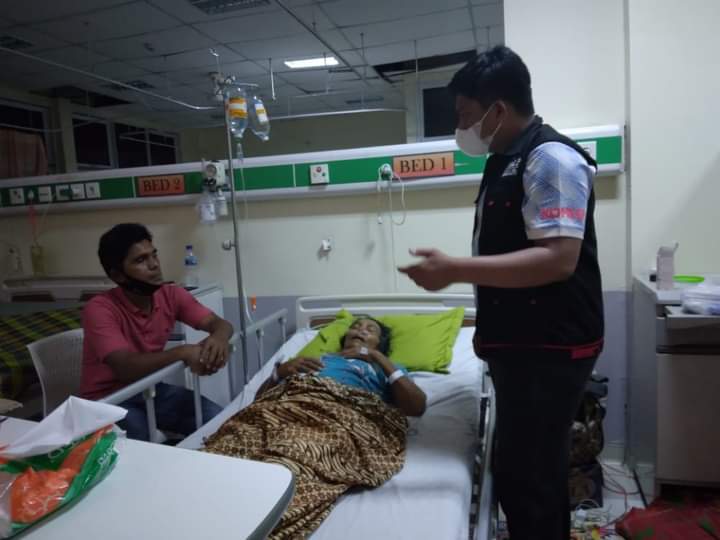 rakan_tarmizi's tweet photo. Mlam ini Rakan Tarmizi, SP menjenguk psien di RSZA yg brasal dri Aceh Barat:
1. Ibu Rusnawiyah dri Gp. Tingkeum Panyang, Woyla.
2. Ibu Narasuan dari Gp. Keutambang, Pantee Ceureumen.

Smoga Allah smbuhkn sluruh psien dan keluarga psien dberi ksabaran. Aamiin
#AwakDroe
#PartaiAceh https://t.co/Dzl5YHmNdp