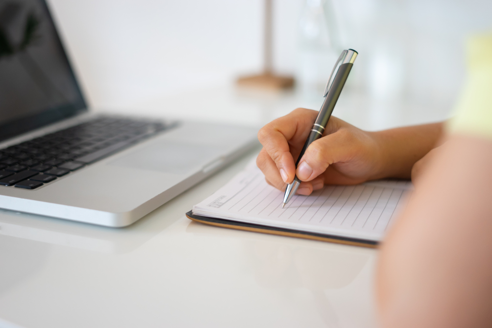 HaltonBC's tweet photo. 💻 Our external funding team are running Basic Bid-Writing and Monitoring &amp; Evaluation training courses.

Find out more &amp; book here: https://t.co/pUfoPu8tW5 @fundinghalton https://t.co/KI2MTkFwDH