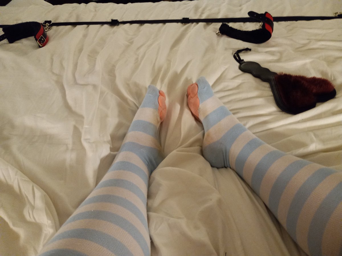 grey_liath's tweet image. Last night at MFF was delightful 🤤
#Spanking101 #textureplay #furry