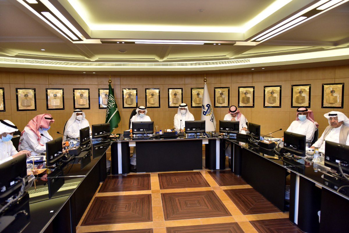 MakkahChamber's tweet photo. قدمت كلاً من لجنة التغذية والاعاشة، ولجنة النقل والمواصلات، ولجنة الفنادق، ولجنة أرباب الطوائف بـ #غرفة_مكة عدد من المبادرات والمقترحات التي تخدم قطاع الحج والعمرة وعرض التحديات التي يواجهوها ، كما قدم مركز ذكاء الأعمال بالغرفة ورقة عمل بحثية تساهم في رفع جودة تجربة ضيوف الرحمن. https://t.co/x3ZQsq6dlI
