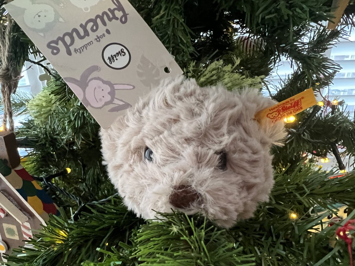We also have Steiff Bear Keyring. We adore his little face.  <a href="/BlogOnUK/">BlogOn Conference</a> <a href="/SteiffUK/">Steiff UK</a>  #MerrySTEIFFmas #gifted