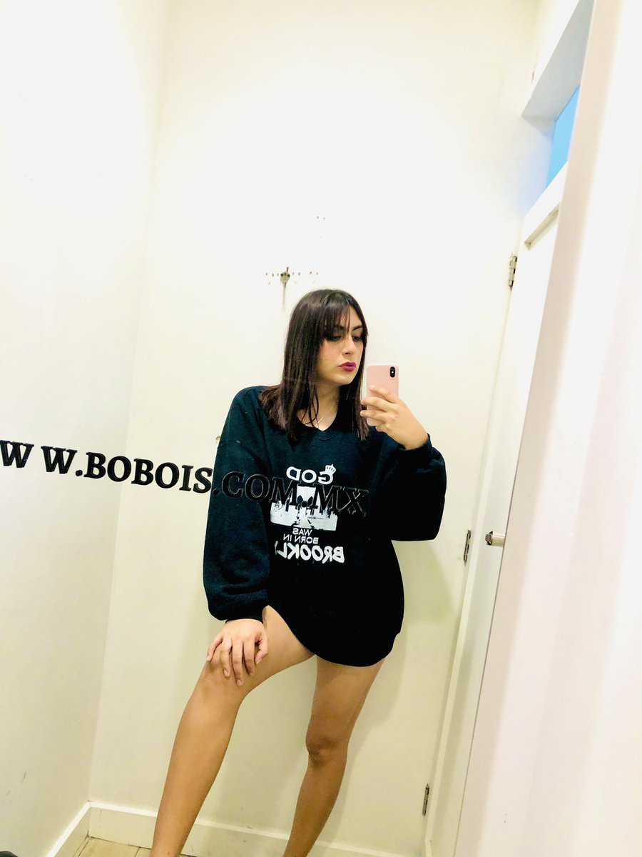 iseleonor's tweet photo. Ahora mi corazón se quedó sin latir y mi mente se quedó en blanco.🖤.
#transgirl #transgenero #transwoman #transexual #ChicaTrans #translgbt #TransMexico https://t.co/dWKXL5KZOV