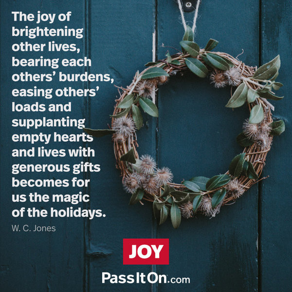 AdamicJulie's tweet photo. #MostWonderfulTimeOfTheYear #FindJoy #EnjoyTheMoments #TisTheSeason #ILoveMyLife https://t.co/HSFAoVV5l6