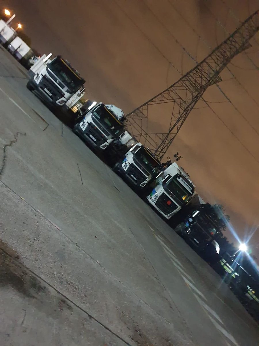 GenAirUK's tweet photo. A rare photo opportunity of all the Genair UK Ltd Volvo’s together. Won’t be together for long, all have busy weeks ahead supporting our customers after this Sunday evening snap. MV Commercial Ltd #Genair #planthire #compressedair #transport #hiab https://t.co/2oKGIO3wWq