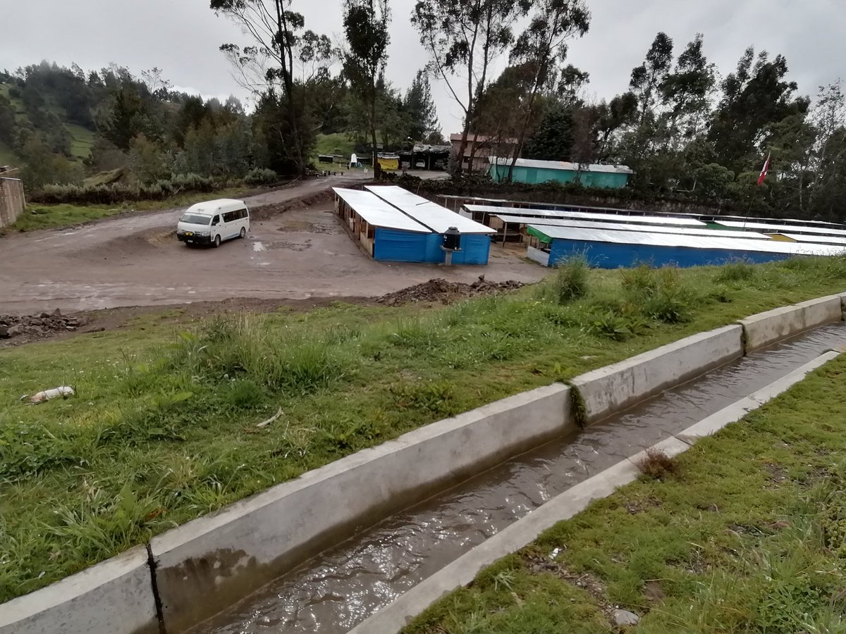 Muni_Cajamarca's tweet photo. #CajamarcaEsTuya 
Iniciamos trabajos para la rehabilitación del sistema de saneamiento básico de la localidad de Quilish, afectado por el fenómeno El Niño Costero. En coordinación con @AutoridadRCC, beneficiando a 800 pobladores de esta comunidad https://t.co/JydziXOSHo