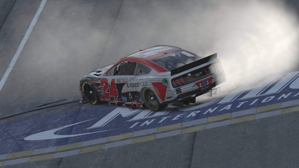 BlevinsCorey24's tweet photo. Finally got back to Victory Lane last night at Michigan in the Kickin Asphalt Invitational Series! https://t.co/LOG6CnHRmJ