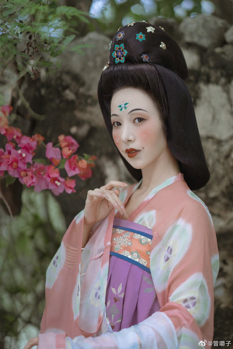 『唐製•襦裙』 Traditional female clothes • Ruqun & Silk dress • Tang dynasty ...