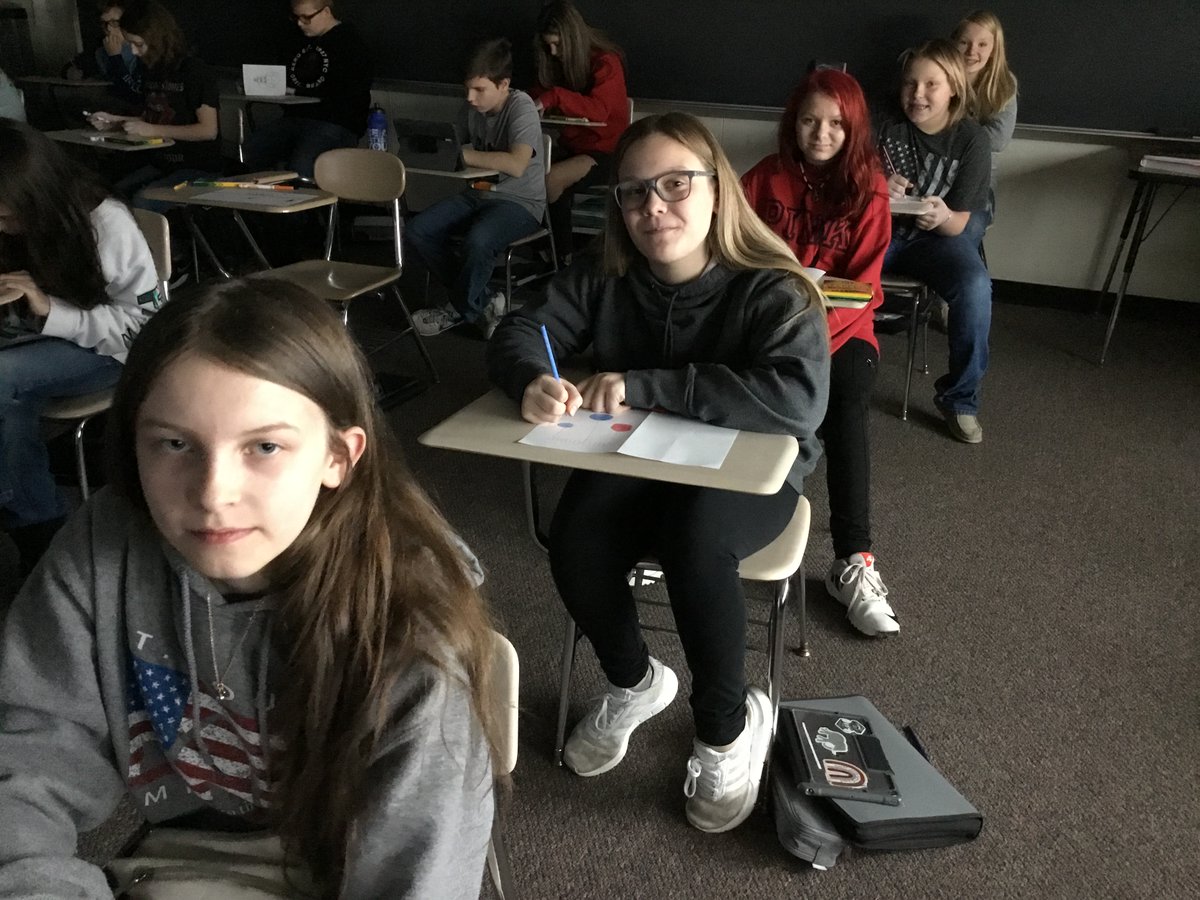 MrsPasmanSMS's tweet photo. Today is my birthday and the students love giving back to the community. We are making Christmas cards for the nursing homes. Plus, they decided they want to collect food for ARF for Christmas. #LPSelma #PazSS https://t.co/oDUiLpMI9G