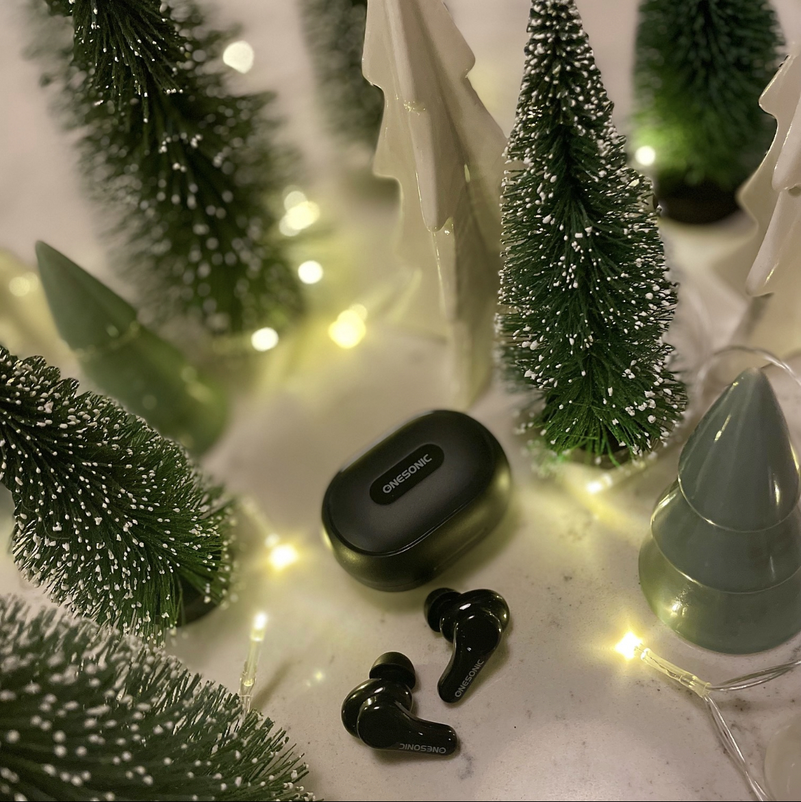 Onesonicaudio's tweet photo. Tis the season to treat yourself! Get the ONESONIC MXS-HD1 noise cancelling earbuds for just β¬109.99, while stocks last #AtOneWithSound
https://t.co/RdvbYtOIw8 https://t.co/eyIwmh8YwP