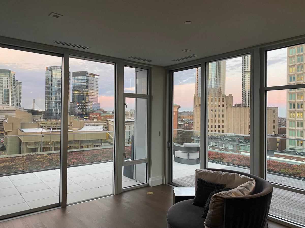 AAWindowPRODUCT's tweet photo. Our energy-efficient Duratherm doors at the new Archer Donahue building help keep a comfortable temperature for its residents, as well as some pretty incredible views of the city. #HappyMonday #SafetyQualityService #AandA https://t.co/wsY0oqayUx