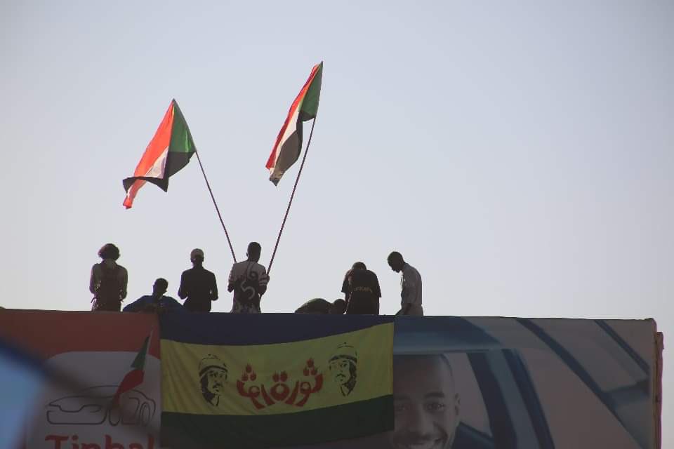E_Elmosharaf's tweet photo. بحري المؤسسة في #مليونية6ديسمبر
عدسة الفنان : مصعب حسونة
#لاتفاوض_لاشراكة_لا_شرعية https://t.co/waf6SPLkqv